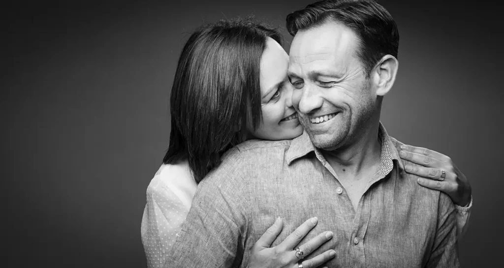 Koppelfoto door fotograaf in studio - Ilse en Bart - foto©Kwinten Verspeurt