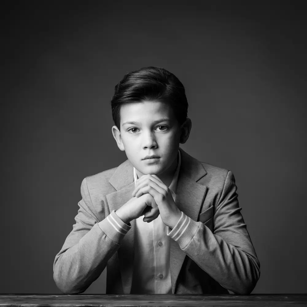 Communiefoto jongen in studio - plechtige communie Alexander Vrins