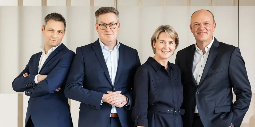 Groepsfoto managementteam Dekra - Groeps foto raad van bestuur