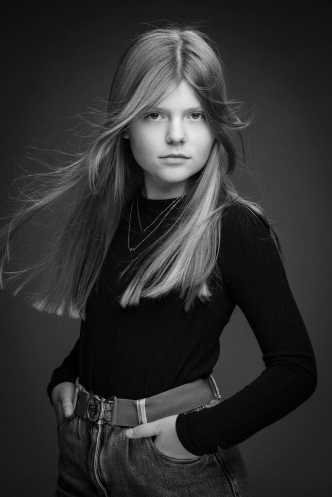 Coole foto van meisje van 15 jaar - Lily-roze - Familie Verlinden - Foto voor vergroting - Foto door fotograaf - Fotostudio Kwinten