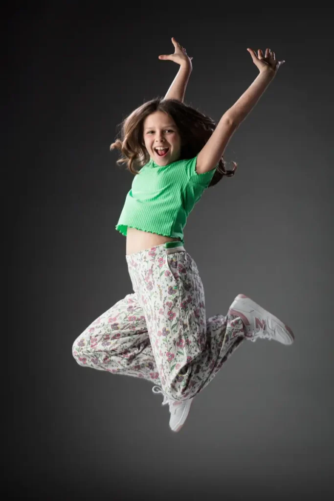 Communiefoto door fotograaf in fotostudio - Lenne - meisje