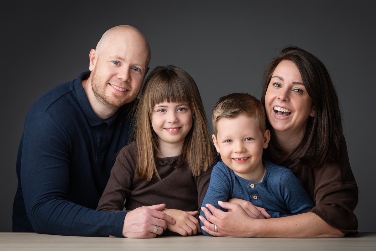 Gezinsfoto met jonge kids