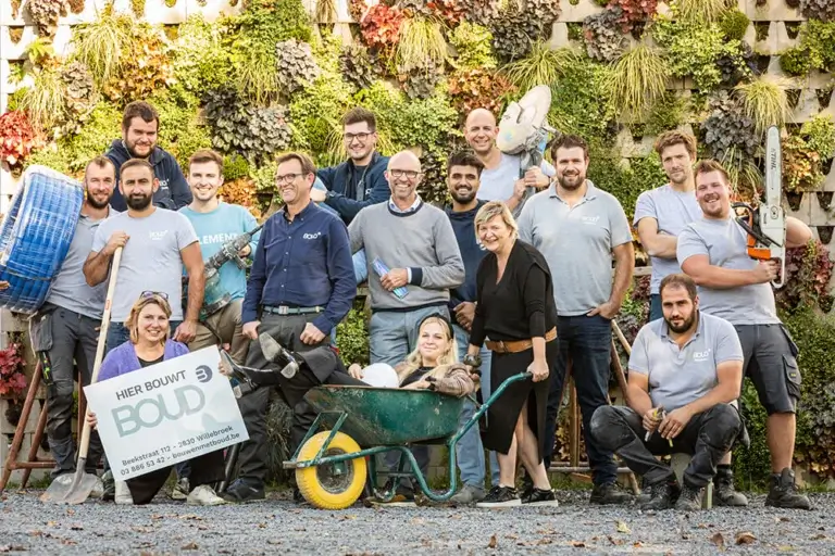 Group photo of the BOUD construction company